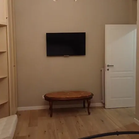 Acton Apartman *